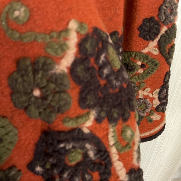 NWT One size Indigo Thread Co Collared wool shawl. Timeless piece! - Picture 10 of 14